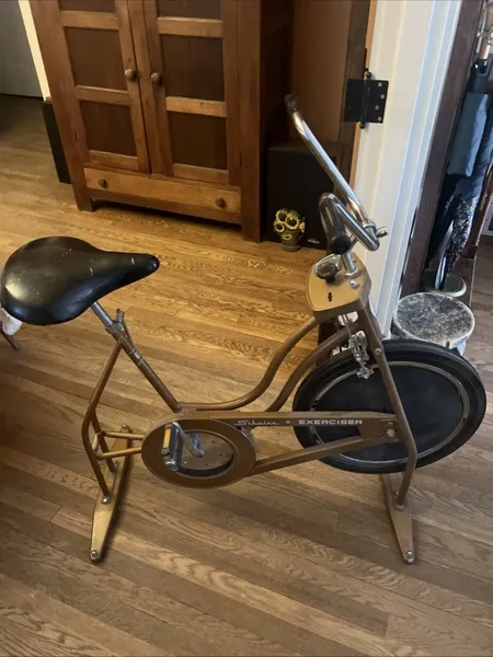 Schwinn XR7 Exercise Bike