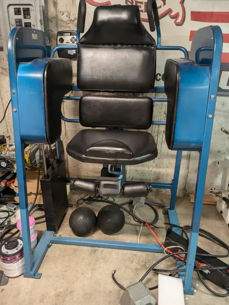 Nautilus 1st Gen Clamshell Abdominal Machine