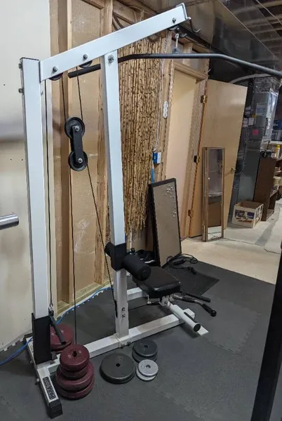 Parabody Lat Pulldown