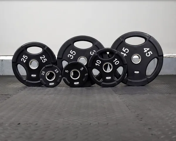 NEXO Commercial Urethane Grip Plates