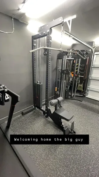 Fray Fitness lat pulldown low row