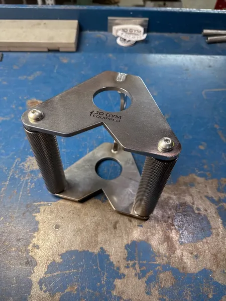 JD Gym Equipped Rad Row Handle