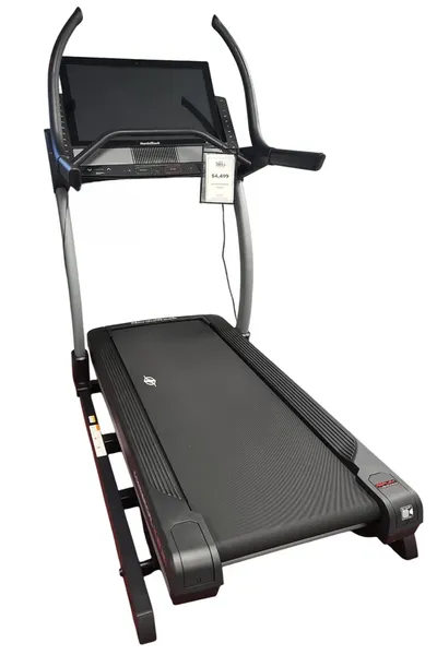 X32i Commercial Treadmill
